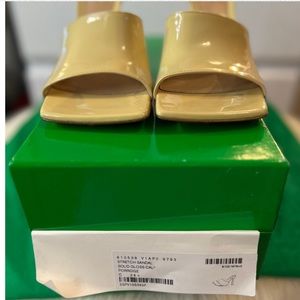 BOTTEGA VENETA
Stretch Gloss Sandals